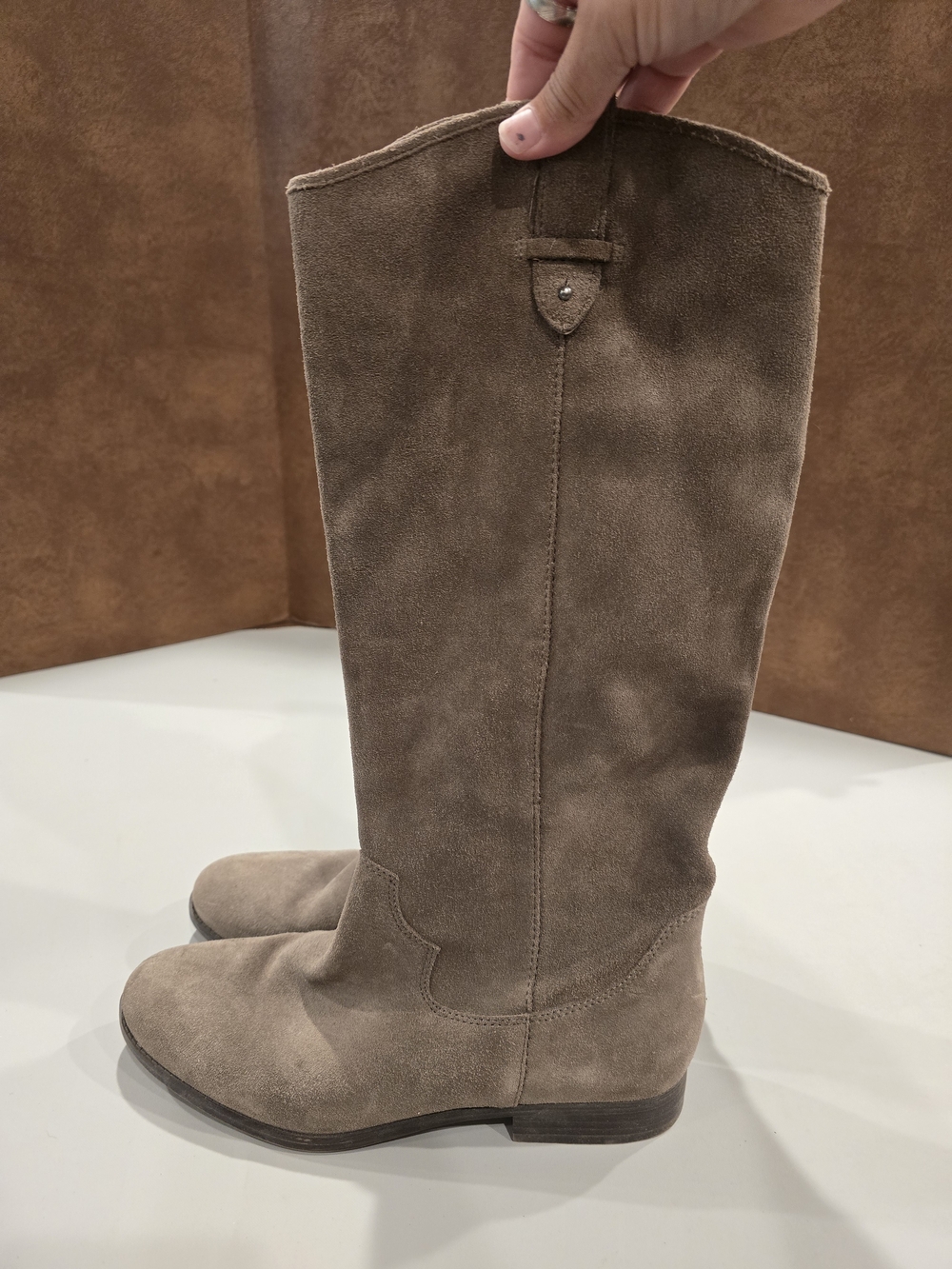 FRYE AND CO. Suede Leather Boots in Color Elephant Pull On